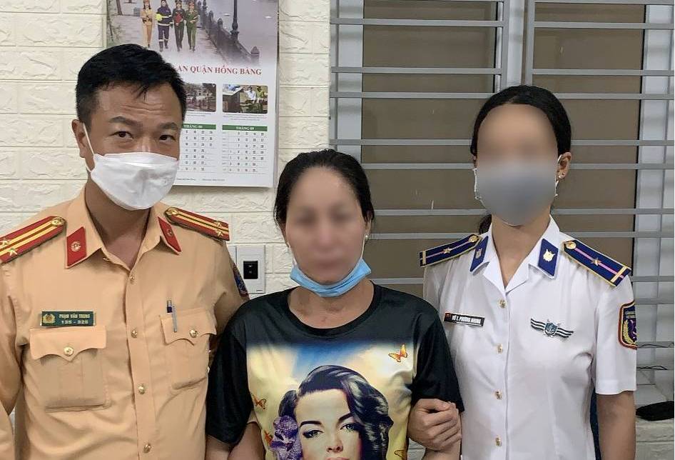 Đội CSGT số 3 -Phòng CSGT đường bộ, đường sắt phối hợp bắt đối tượng tàng trữ heroin